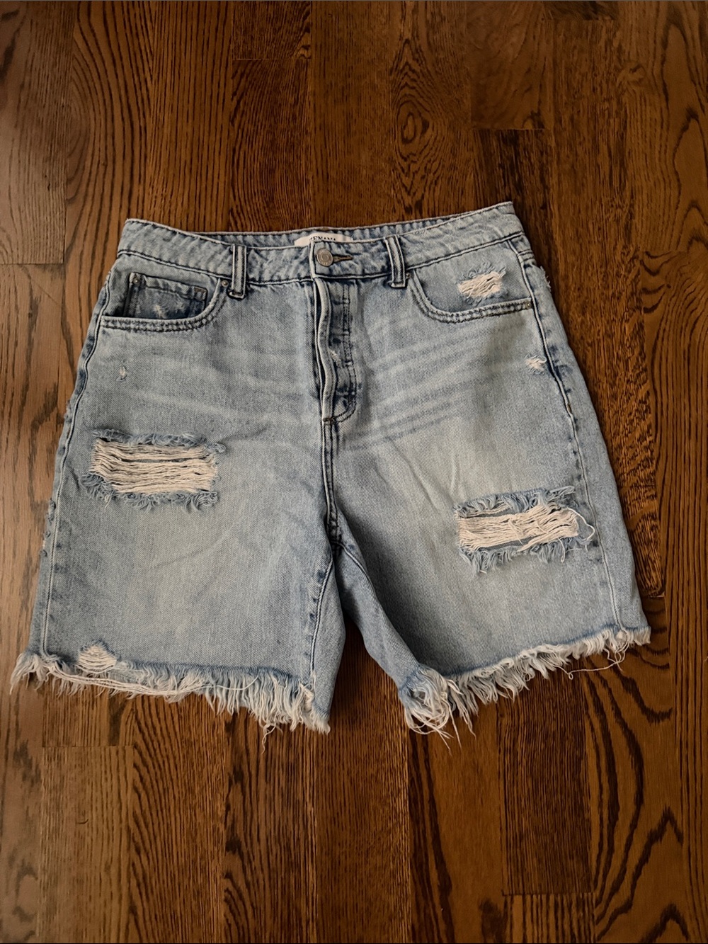 Zenana Outfitters Light Wash Distressed Denim Shorts medium